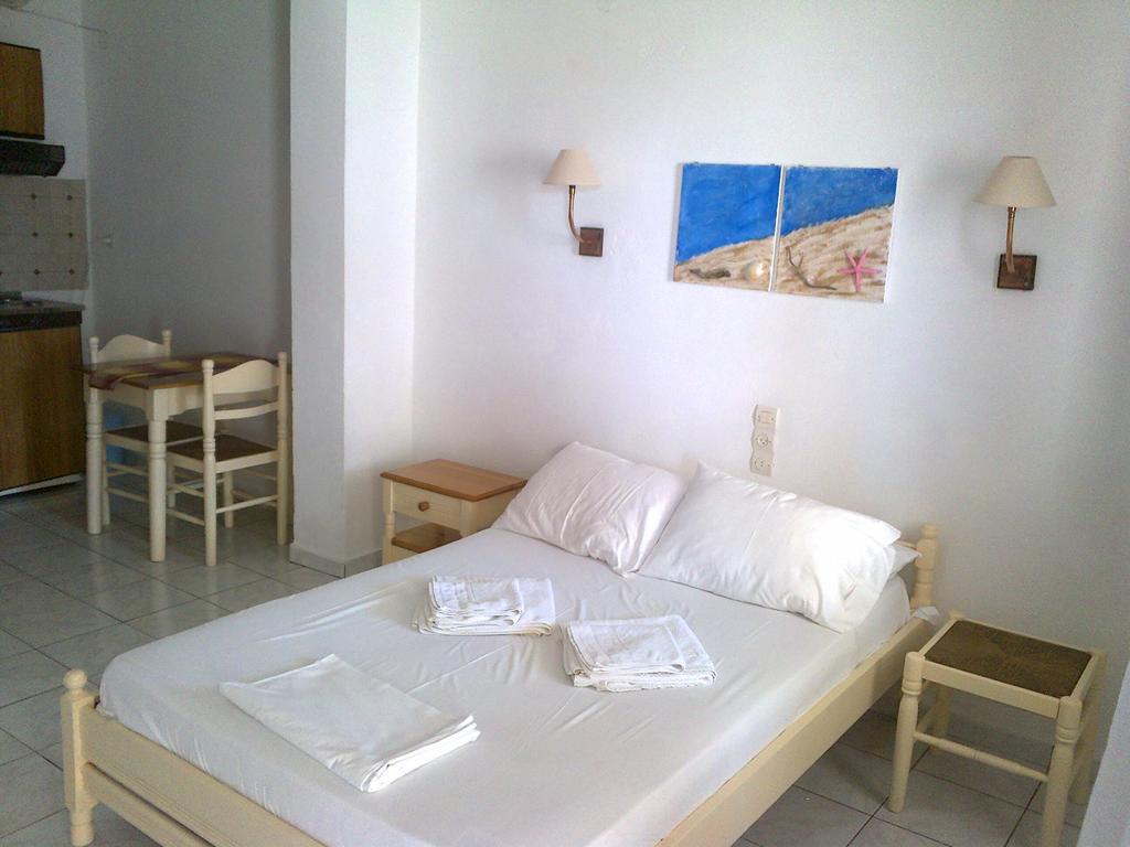 Aeolos Hotel Apartments Gythio Buitenkant foto