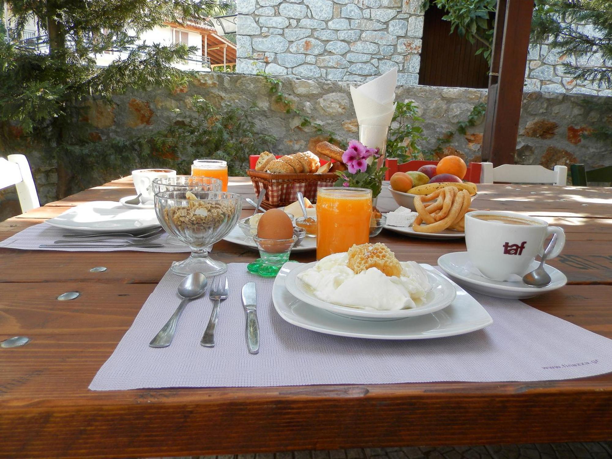 Aeolos Hotel Apartments Gythio Buitenkant foto