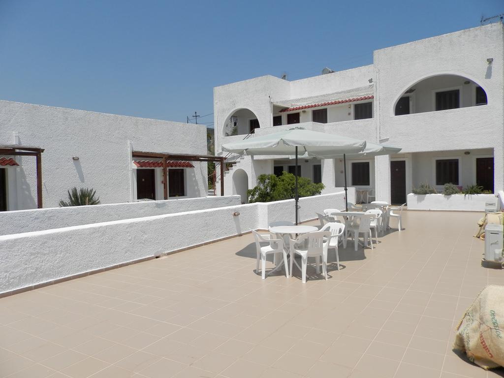 Aeolos Hotel Apartments Gythio Buitenkant foto