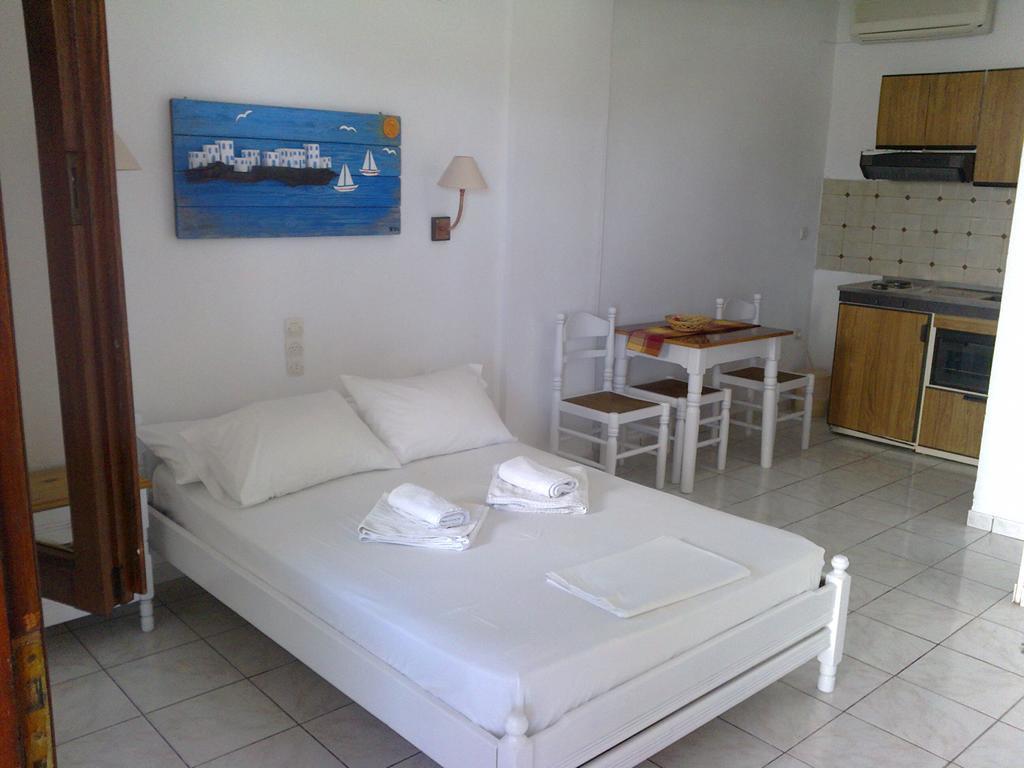 Aeolos Hotel Apartments Gythio Kamer foto