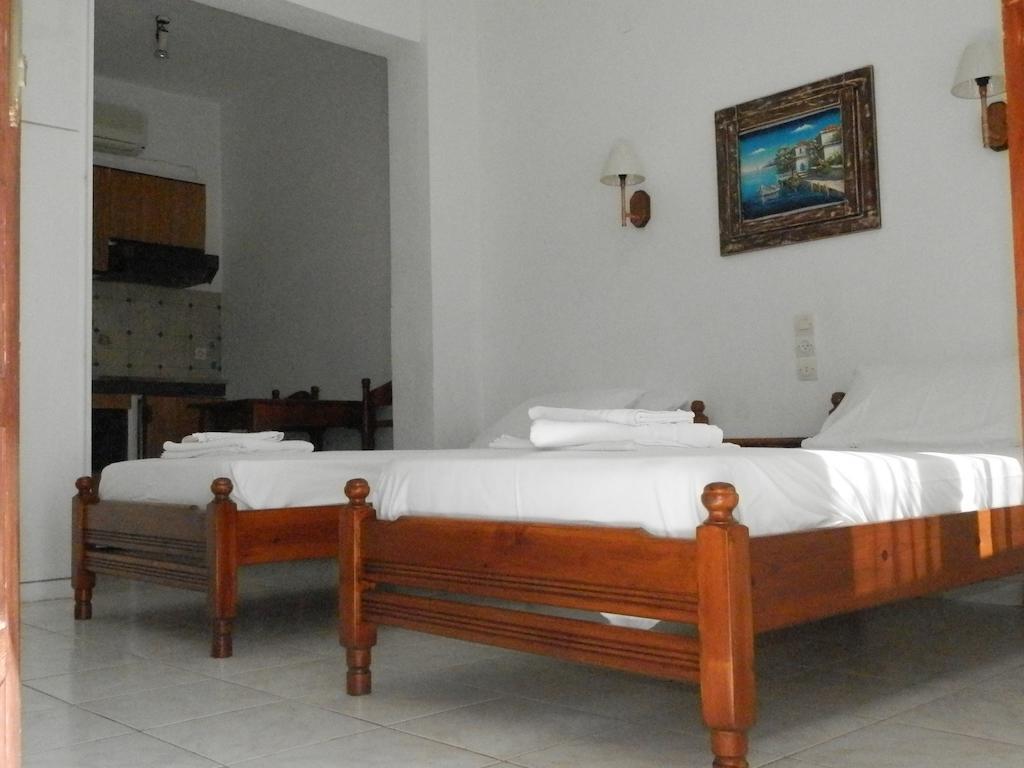 Aeolos Hotel Apartments Gythio Buitenkant foto