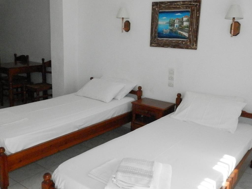 Aeolos Hotel Apartments Gythio Buitenkant foto