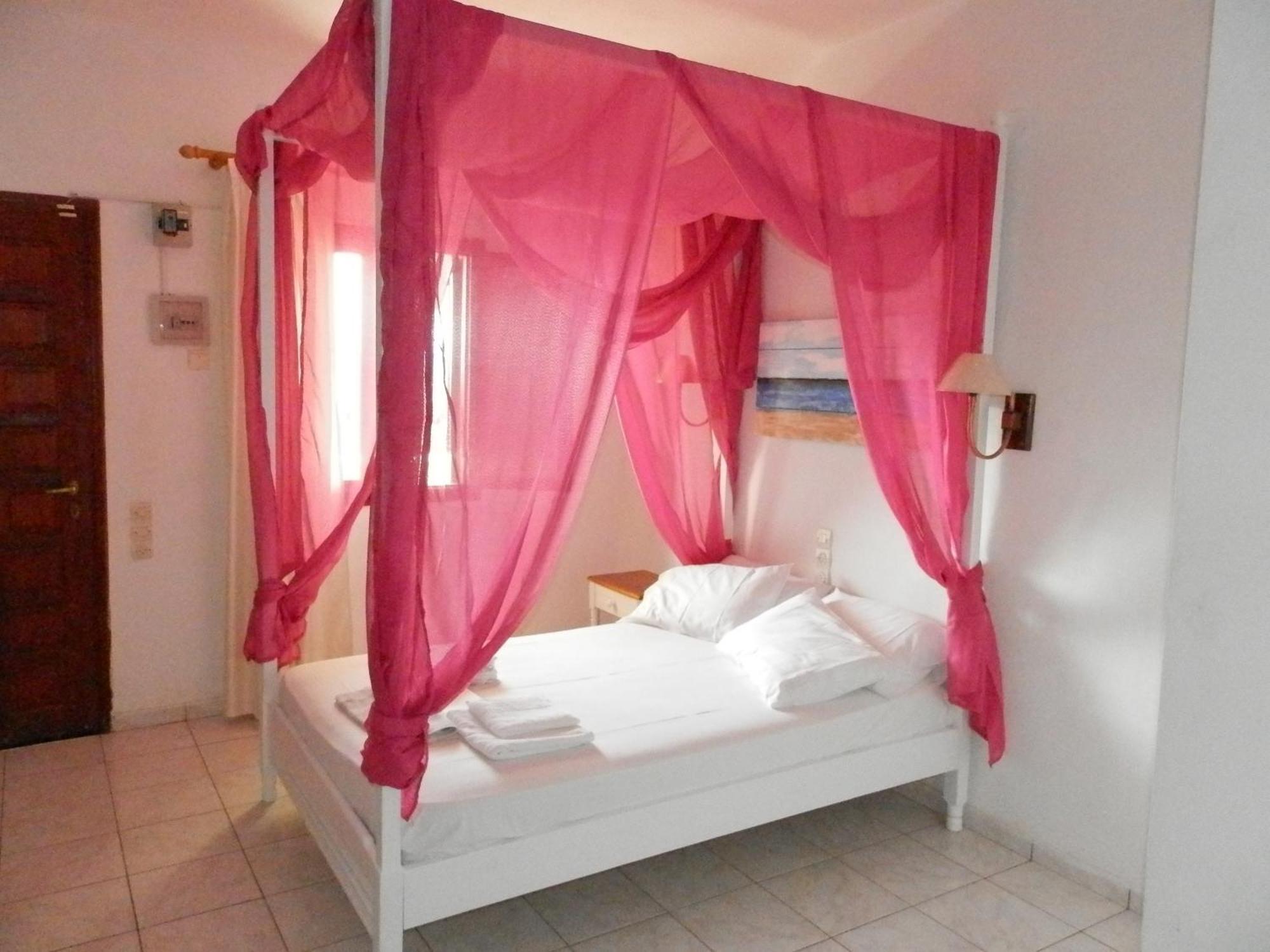 Aeolos Hotel Apartments Gythio Buitenkant foto