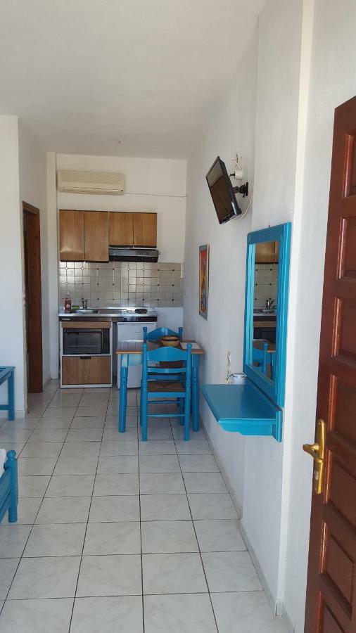 Aeolos Hotel Apartments Gythio Buitenkant foto