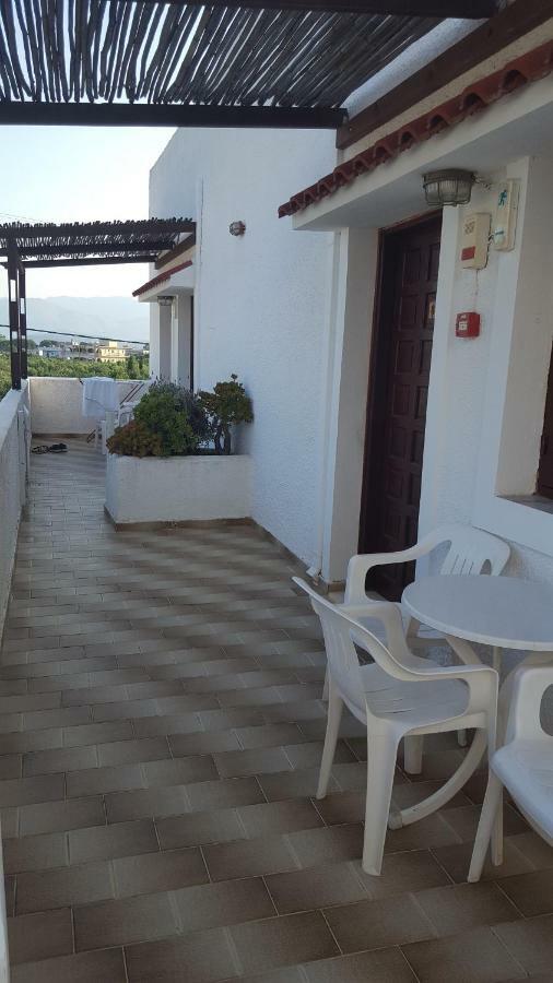 Aeolos Hotel Apartments Gythio Buitenkant foto