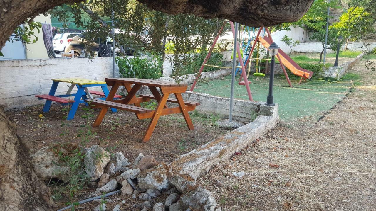 Aeolos Hotel Apartments Gythio Buitenkant foto