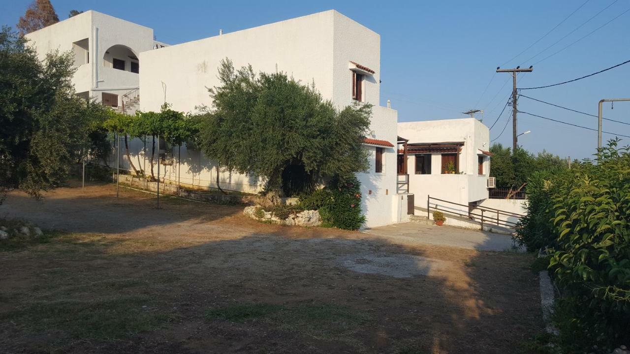 Aeolos Hotel Apartments Gythio Buitenkant foto