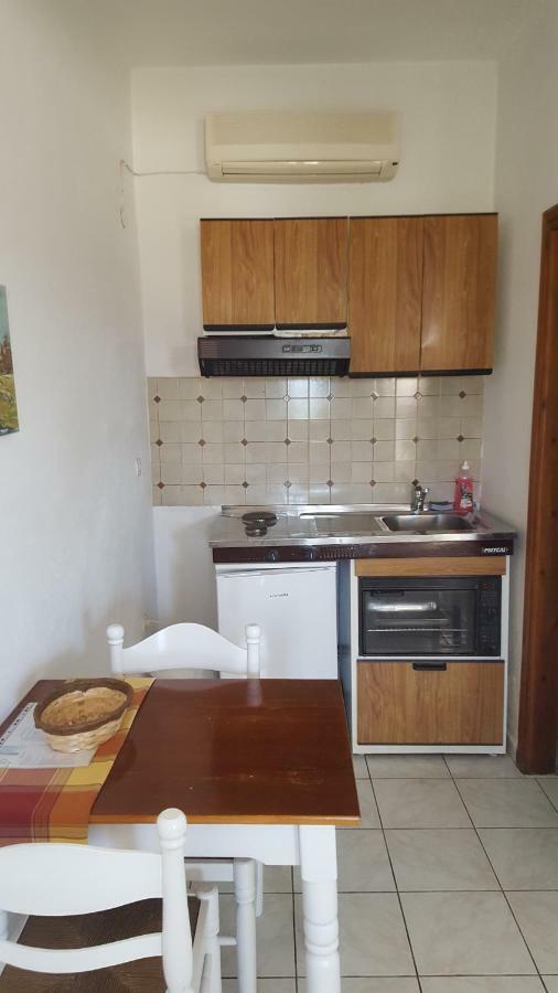 Aeolos Hotel Apartments Gythio Buitenkant foto